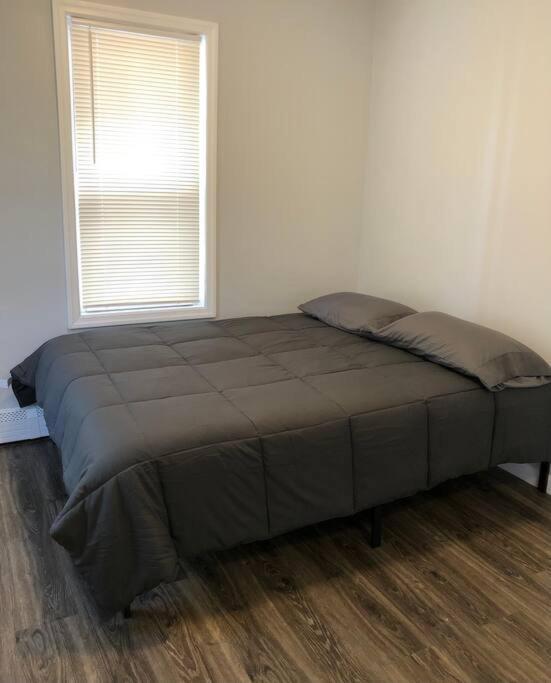 Private 2-Bedroom With Free Parking And Direct Bus To Nyc Manhattan Only 2 Blocks Away Linden Exterior foto