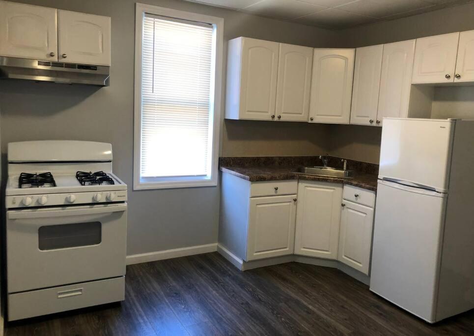 Private 2-Bedroom With Free Parking And Direct Bus To Nyc Manhattan Only 2 Blocks Away Linden Exterior foto